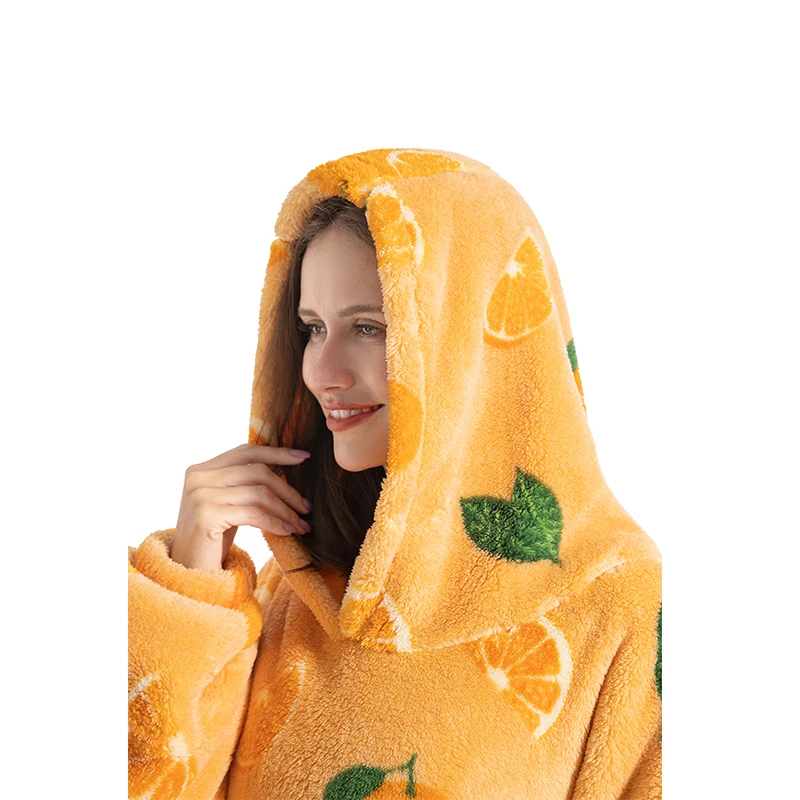 Poncho Couverture Oversize Orange en Polaire Sherpa – Sweat à Capuche Ultra Chaud pour Adulte – Image 3