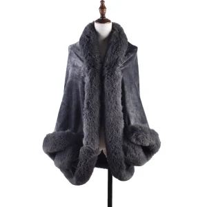 Cape Poncho polaire Gris Foncé Femme à Manches Chauve‑Souris – Manteau Douillet en Peluche pour Femme, Coupe Large et Chaude