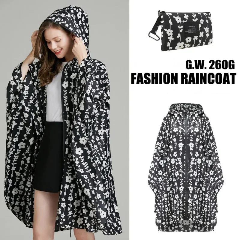 Veste-Poncho de Pluie Imperméable à Capuche Femme Noir à Fleur Blanche – Ultra-Légère, Réutilisable et Idéale pour la Randonnée et l'Outdoor