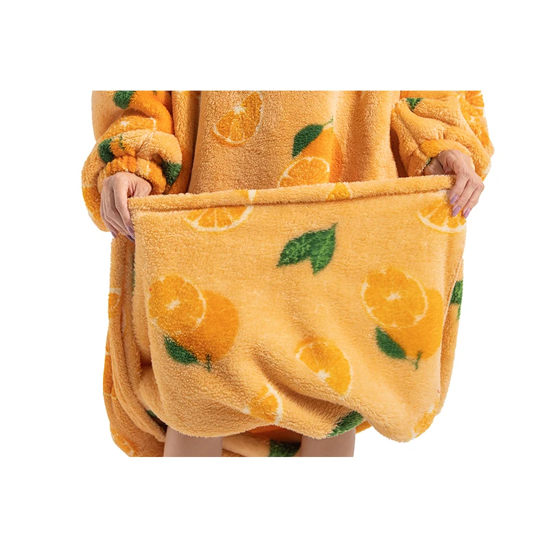 Poncho Couverture Oversize Orange en Polaire Sherpa – Sweat à Capuche Ultra Chaud pour Adulte – Image 4