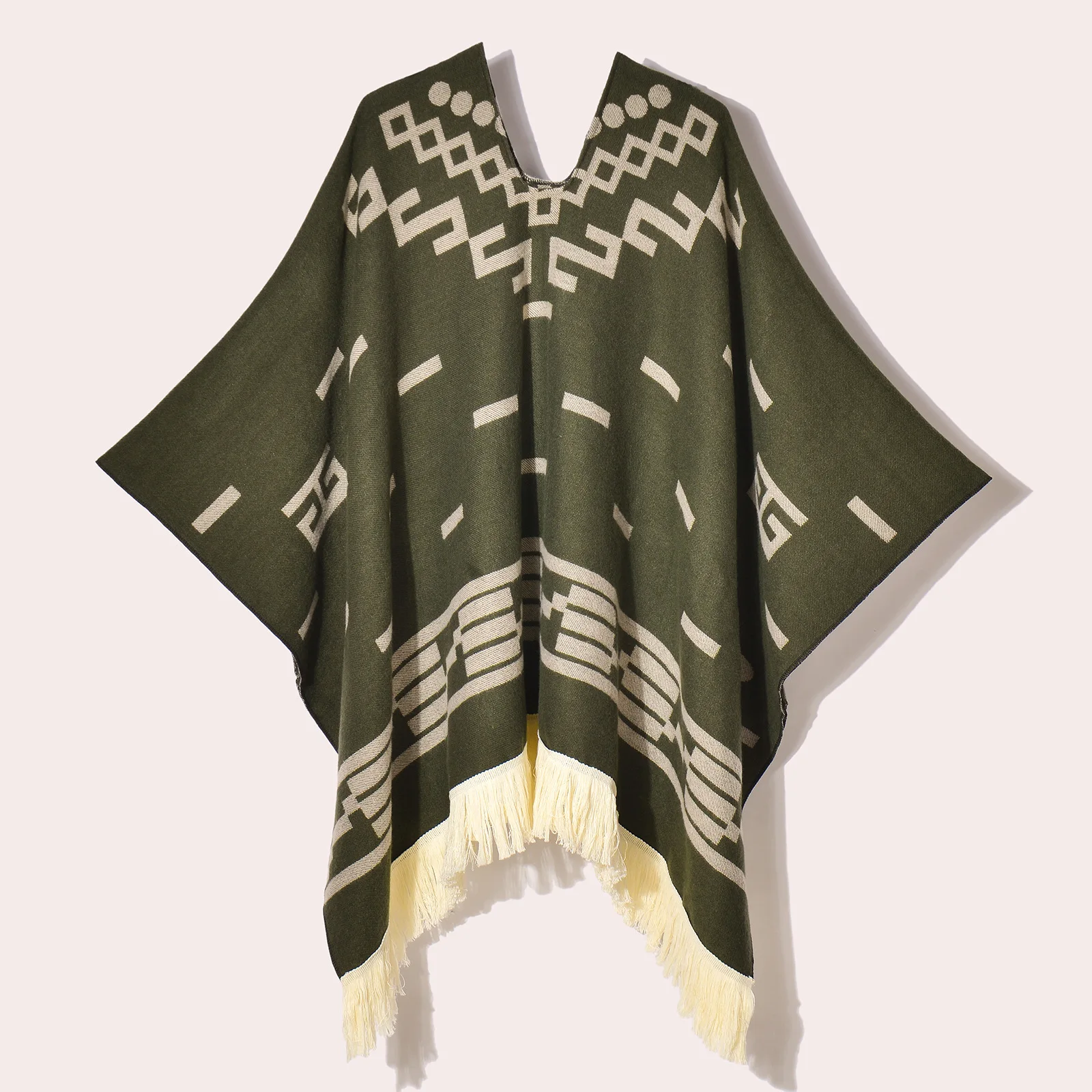 Poncho Vert Homme Ethnique à Motifs Géométriques – Maille Épaisse Style Nomade