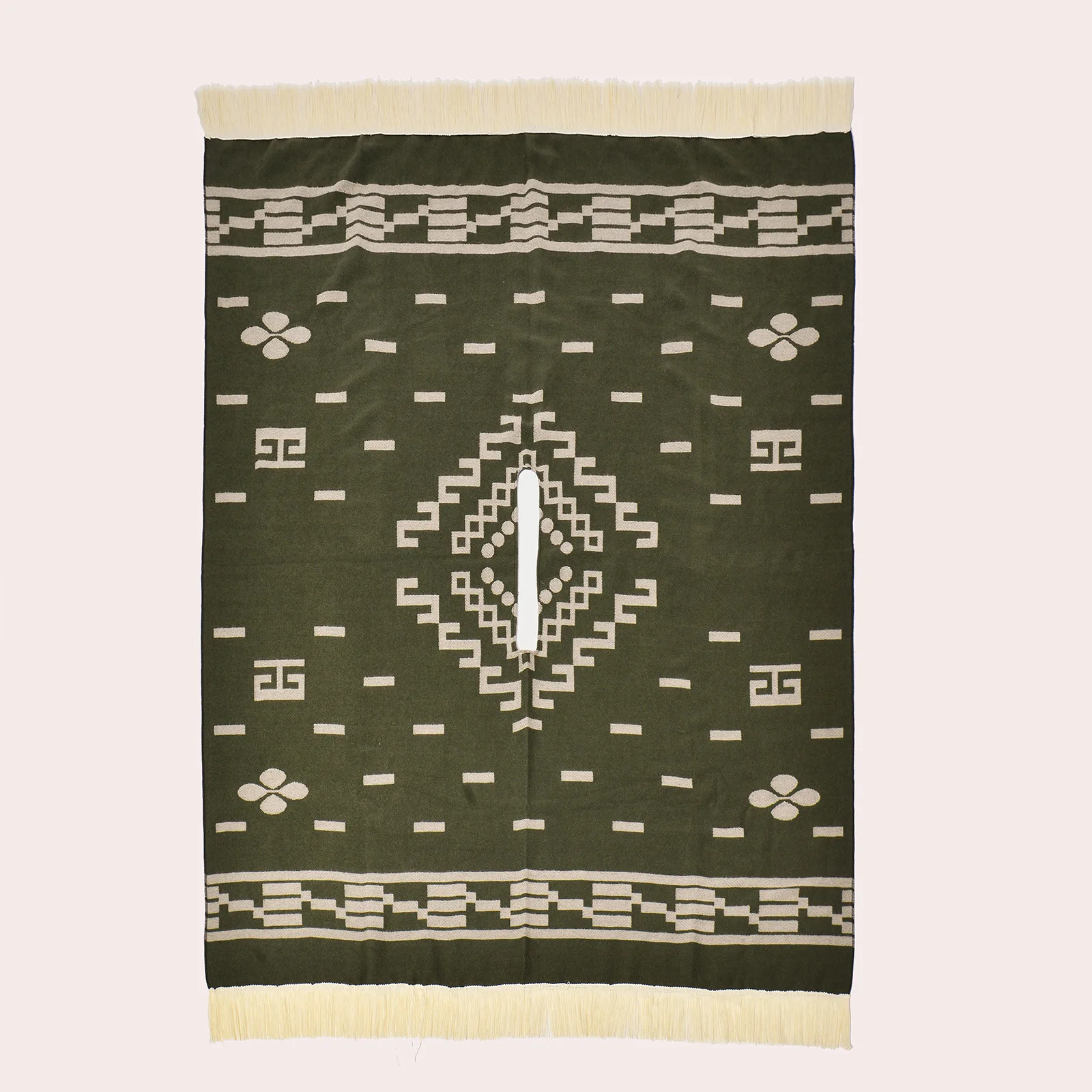 Poncho Vert Homme Ethnique à Motifs Géométriques – Maille Épaisse Style Nomade – Image 2