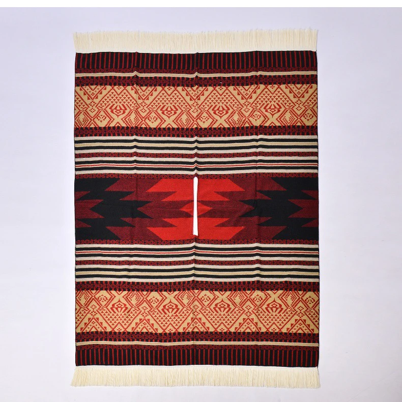 Poncho d’Hiver à Capuche Rouge Orangé Style Ethnique – Cape Jacquard Chaude avec Franges pour Femme et Homme – Image 2