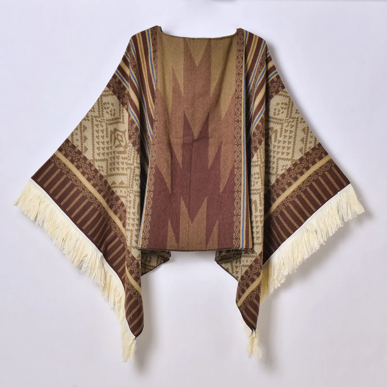 Poncho d’Hiver à Capuche Marron Beige Style Ethnique – Cape Jacquard Chaude avec Franges pour Femme et Homme