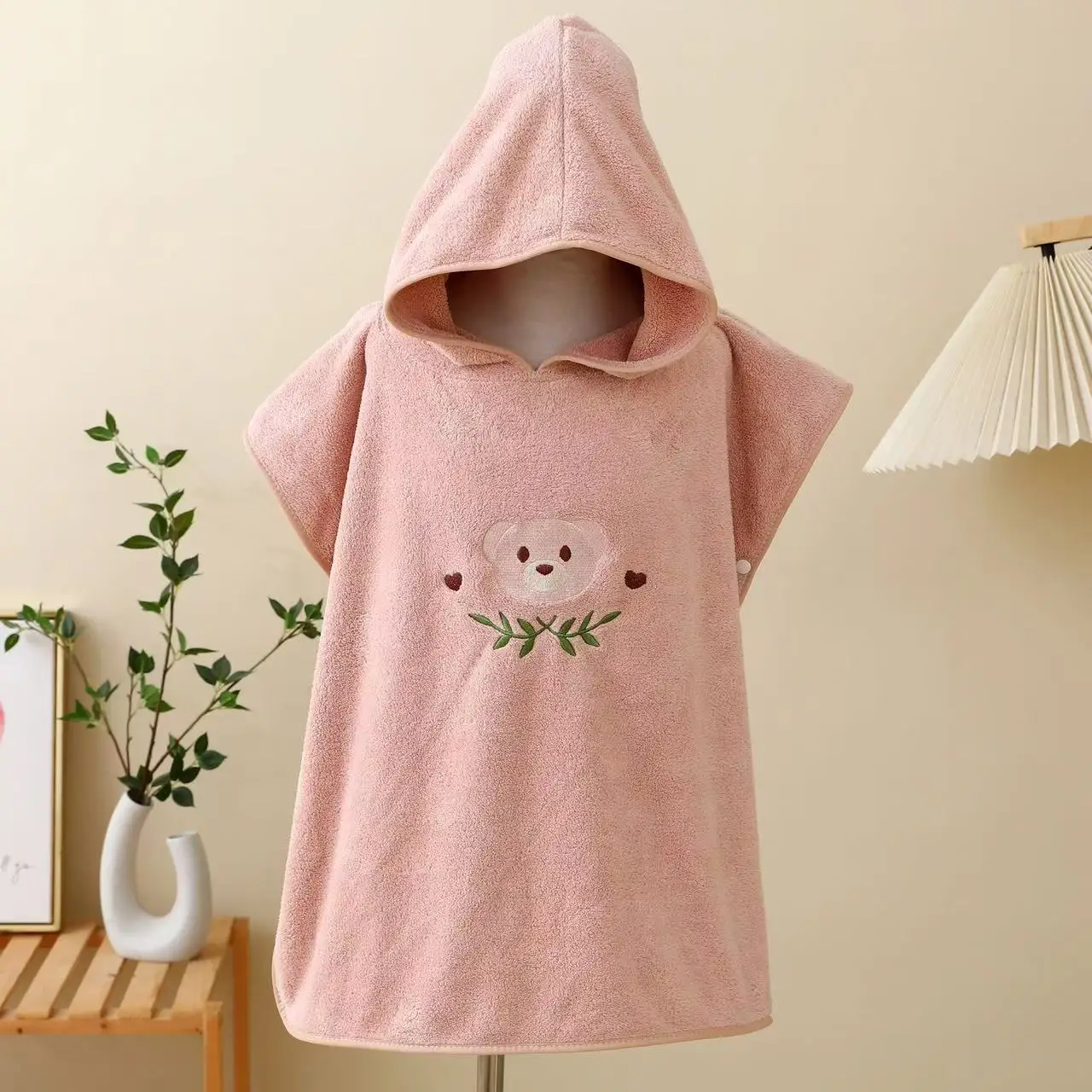 Poncho de Bain Bébé Rose en Velours – Serviette à Capuche Ultra-Douce, Motif Ourson, Enveloppement Chaud pour Nouveau-Nés et Enfants