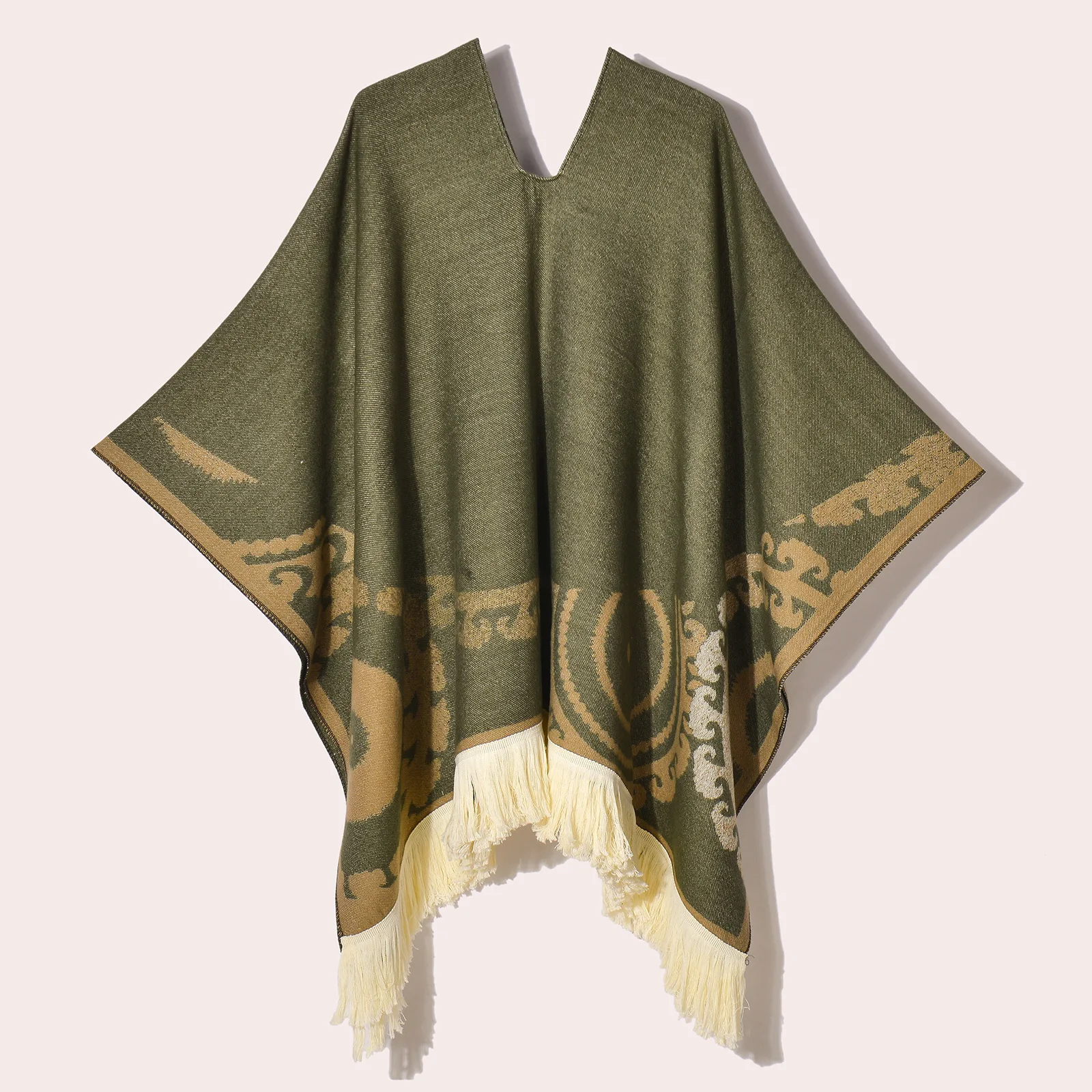 Poncho d’Hiver à Capuche Vert Kaki Style Ethnique – Cape Jacquard Chaude avec Franges pour Femme et Homme