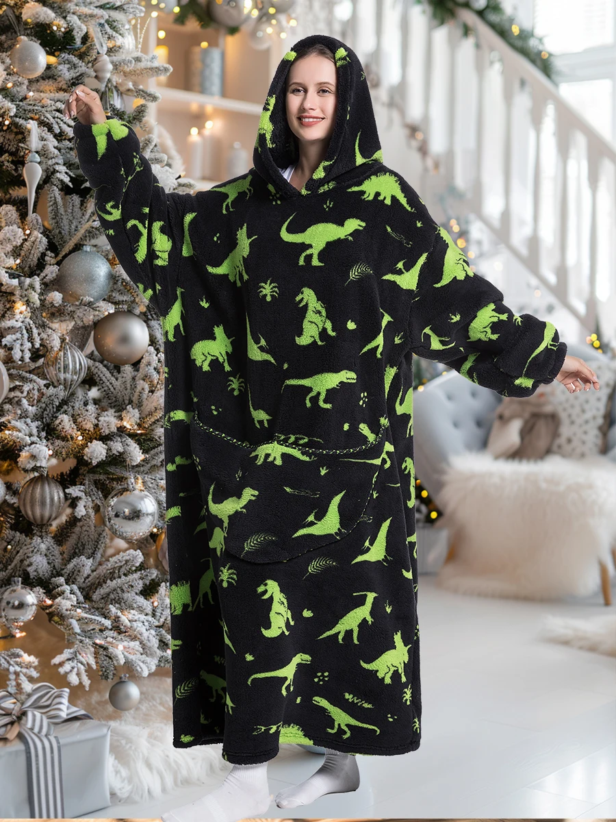 Poncho Couverture Oversize Noir et Dinausore en Polaire Sherpa – Sweat à Capuche Ultra Chaud pour Adulte – Image 3