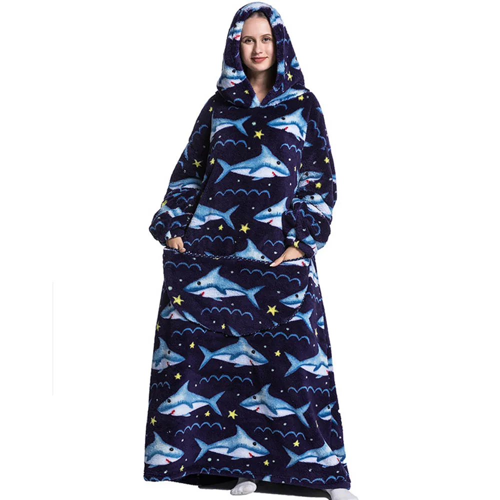 Poncho Couverture Oversize Bleu Requin en Polaire Sherpa – Sweat à Capuche Ultra Chaud pour Adulte