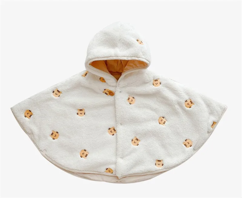 Cape d’hiver bébé Blanche Tigre avec capuche en velours corail à motif – manteau chaud unisexe 1 à 3 ans