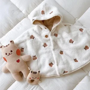 Cape d’hiver bébé Blanche Ecureuil avec capuche en velours corail à motif – manteau chaud unisexe 1 à 3 ans