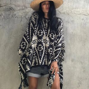 poncho motifs géométriques